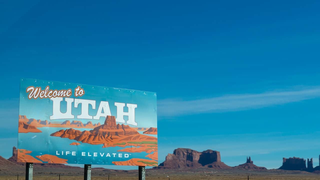 Welcome to Utah Sign in Desert Welcome to Utah Sign in Desert