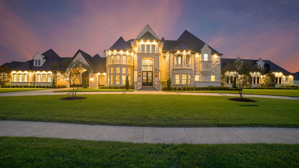 Mansion Luxury Night