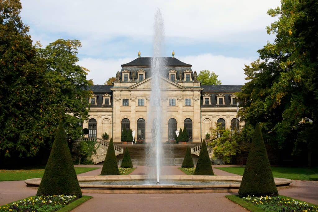 fountain mansion big