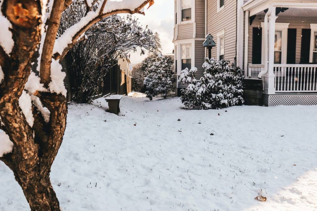 snow home house winter