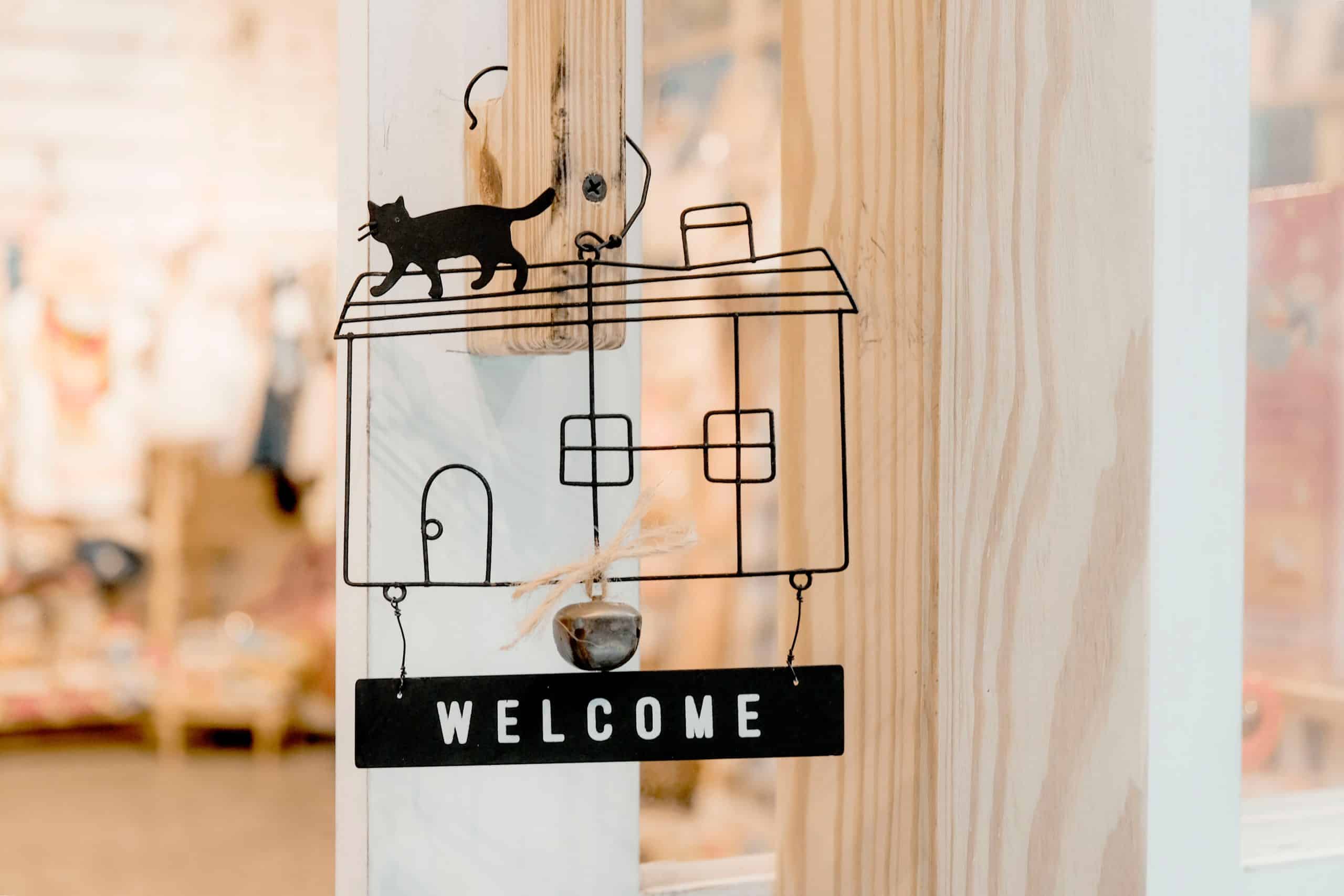 wire welcome sign