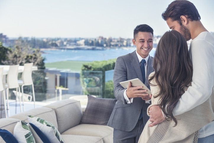 Real Estate Agent Guide to Building Relationships: Your Clients