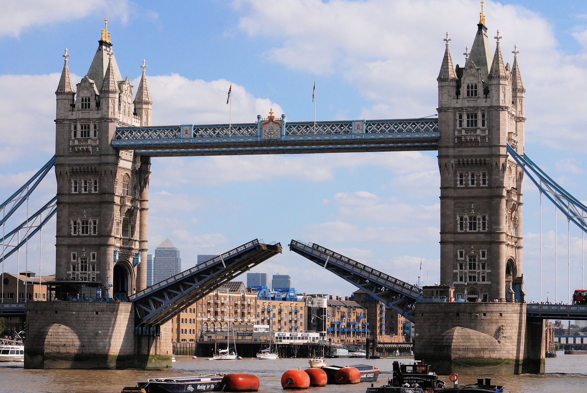 tower-bridge-417438_1920