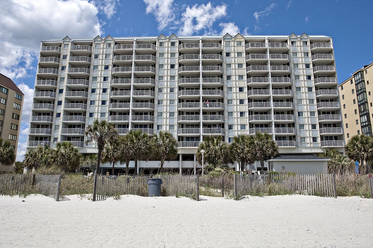 1280px-Shorecrest_Villas_-_Bluegreen_timeshare