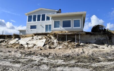 Survey: Most Americans Think a Housing Crash Could Happen Next Year