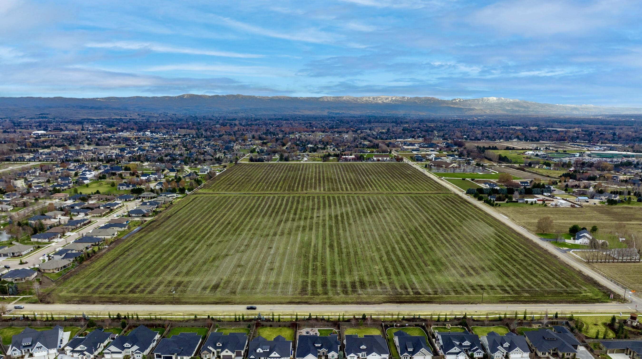 Floating-Feather-Property