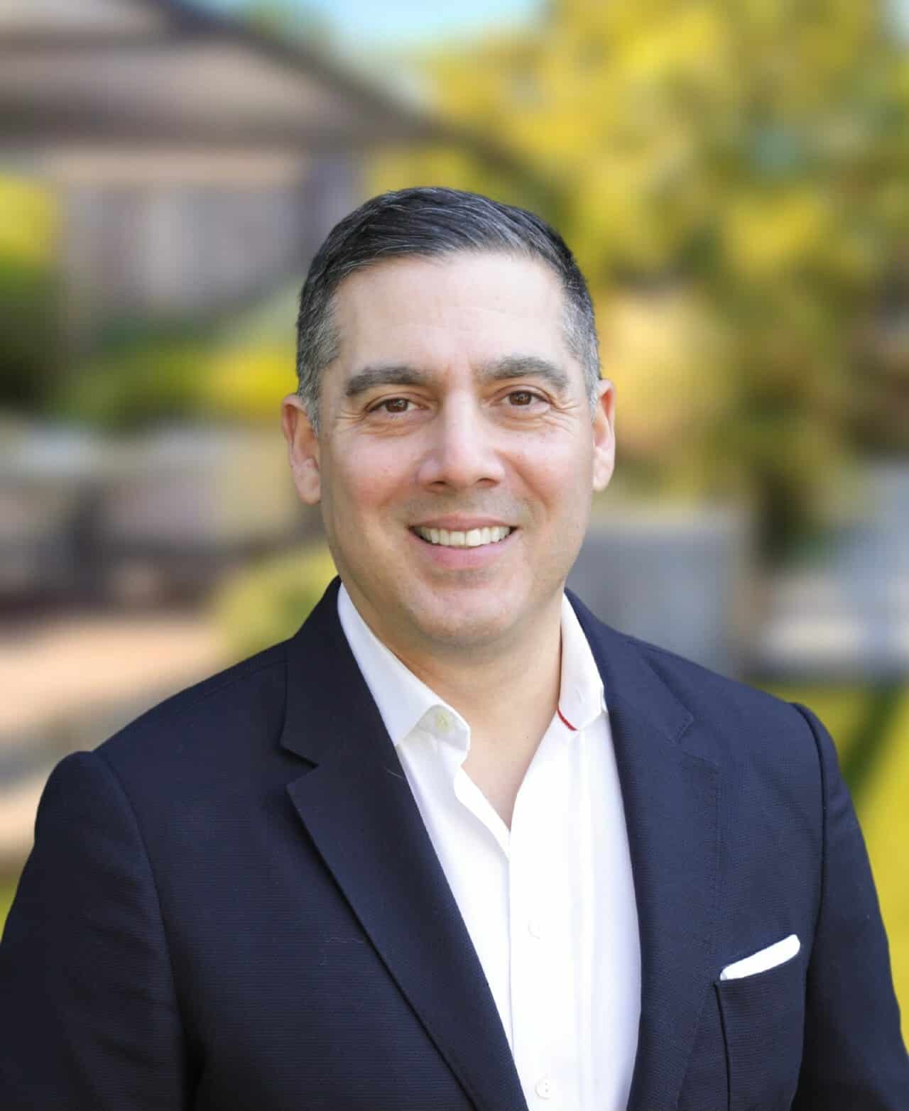The Caroline K Huo Group-Rob DeContreras as Executive Director of Growth