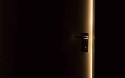 Sleeping Woman Awakes to Find Real Estate Agent in Her Home