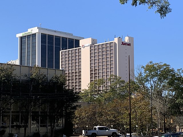 Mississippi University Eyes Vacant Hotel to Solve Student Housing Shortage