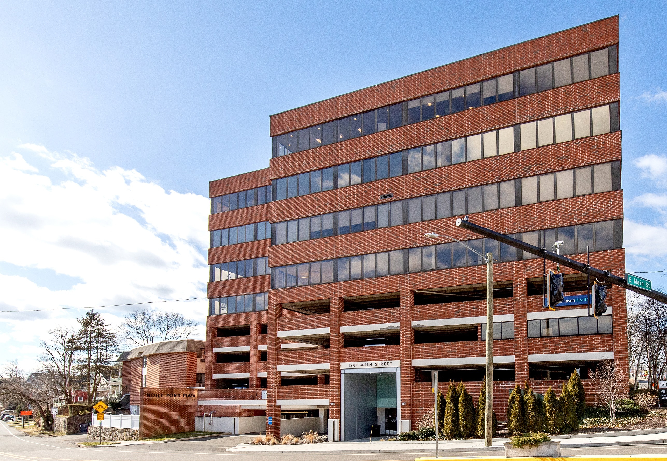 Photo – Holly Pond Plaza