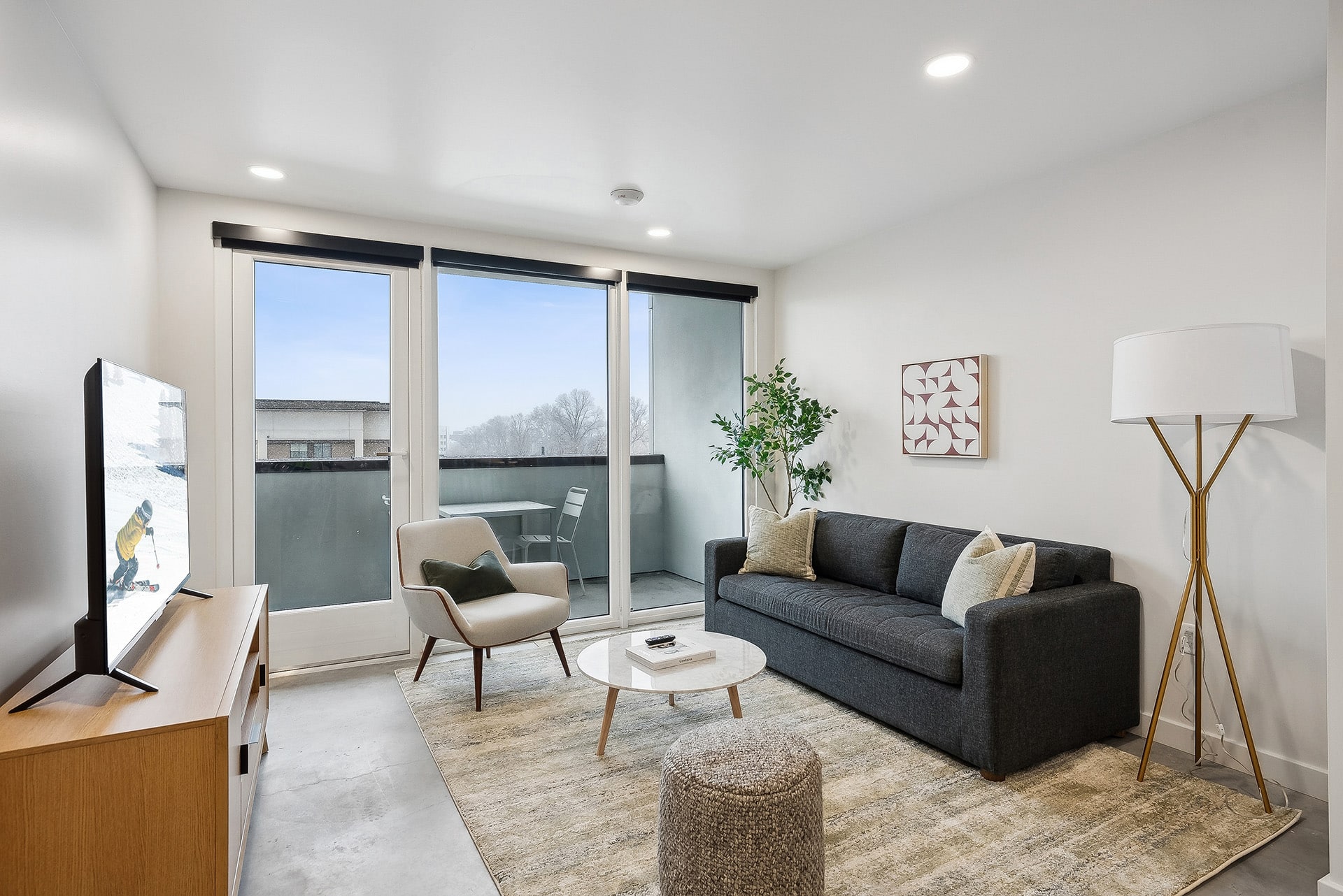 SAUT0001-1BDB-405_WebHDR014 (1)