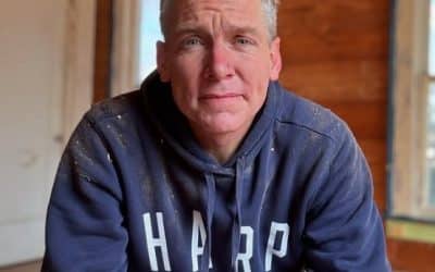 ‘Fixer Upper’ Carpenter Clint Harp Leaving TV to Become a Realtor