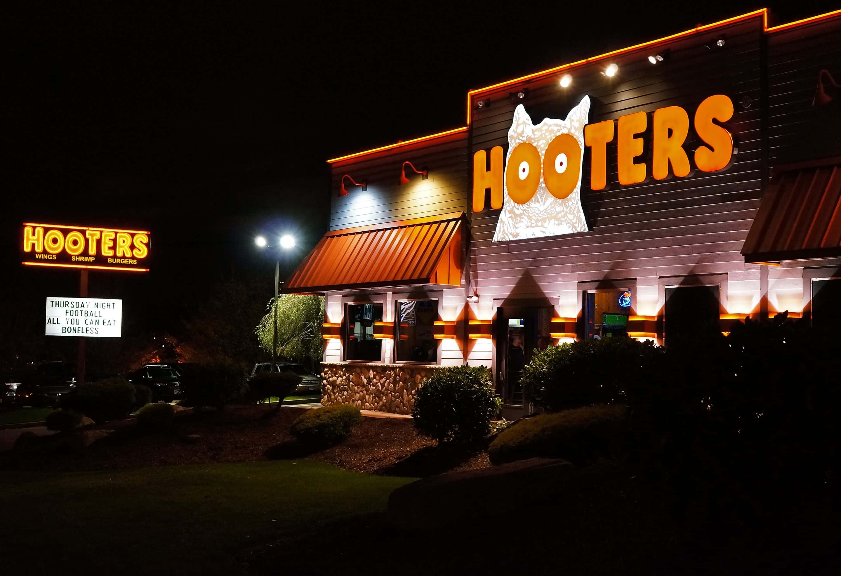 Hooters_Restaurant