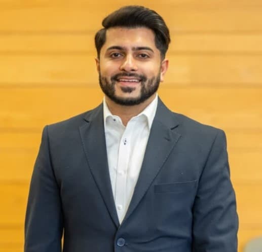 Toronto Realtor Assures Social Media Crowd That He’s Not a Criminal with the Same Name