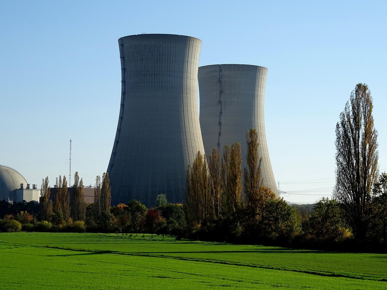 nuclear-power-plant-2854866_1280