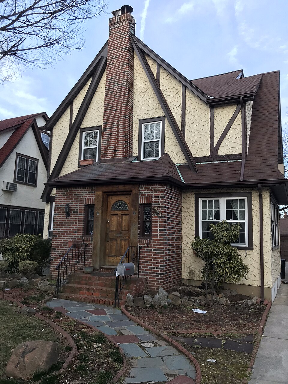 85-15_Wareham_Place,_Trump_childhood_home