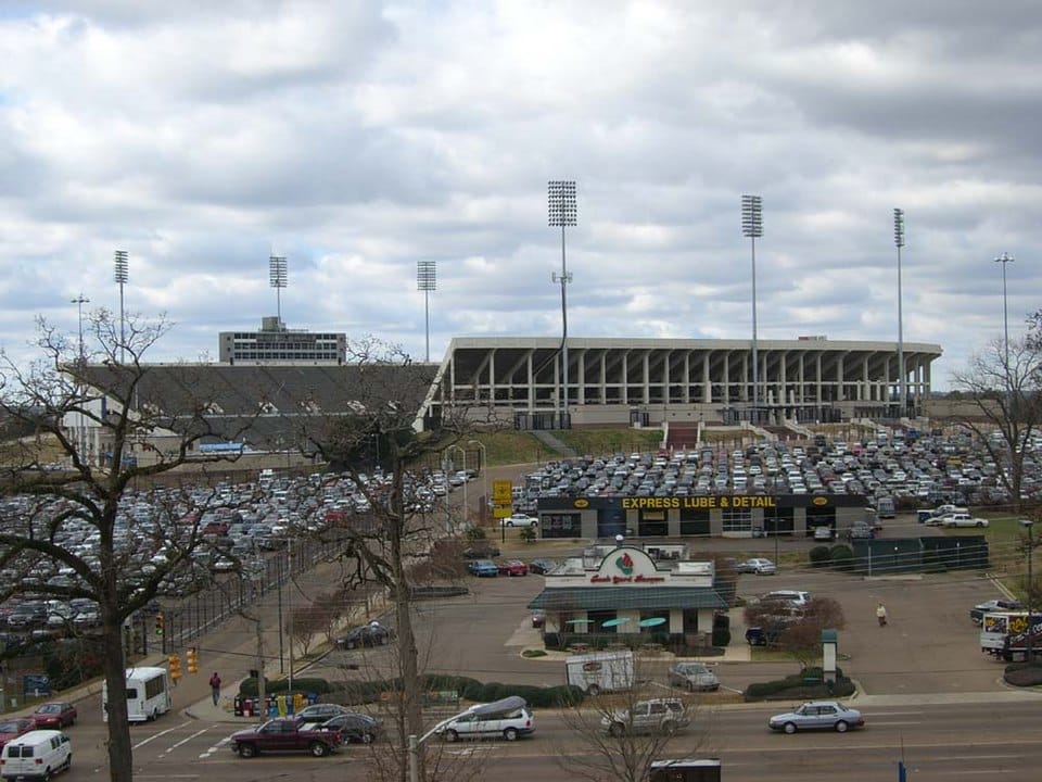 Mississippi_Veterans_Memorial_Stadium