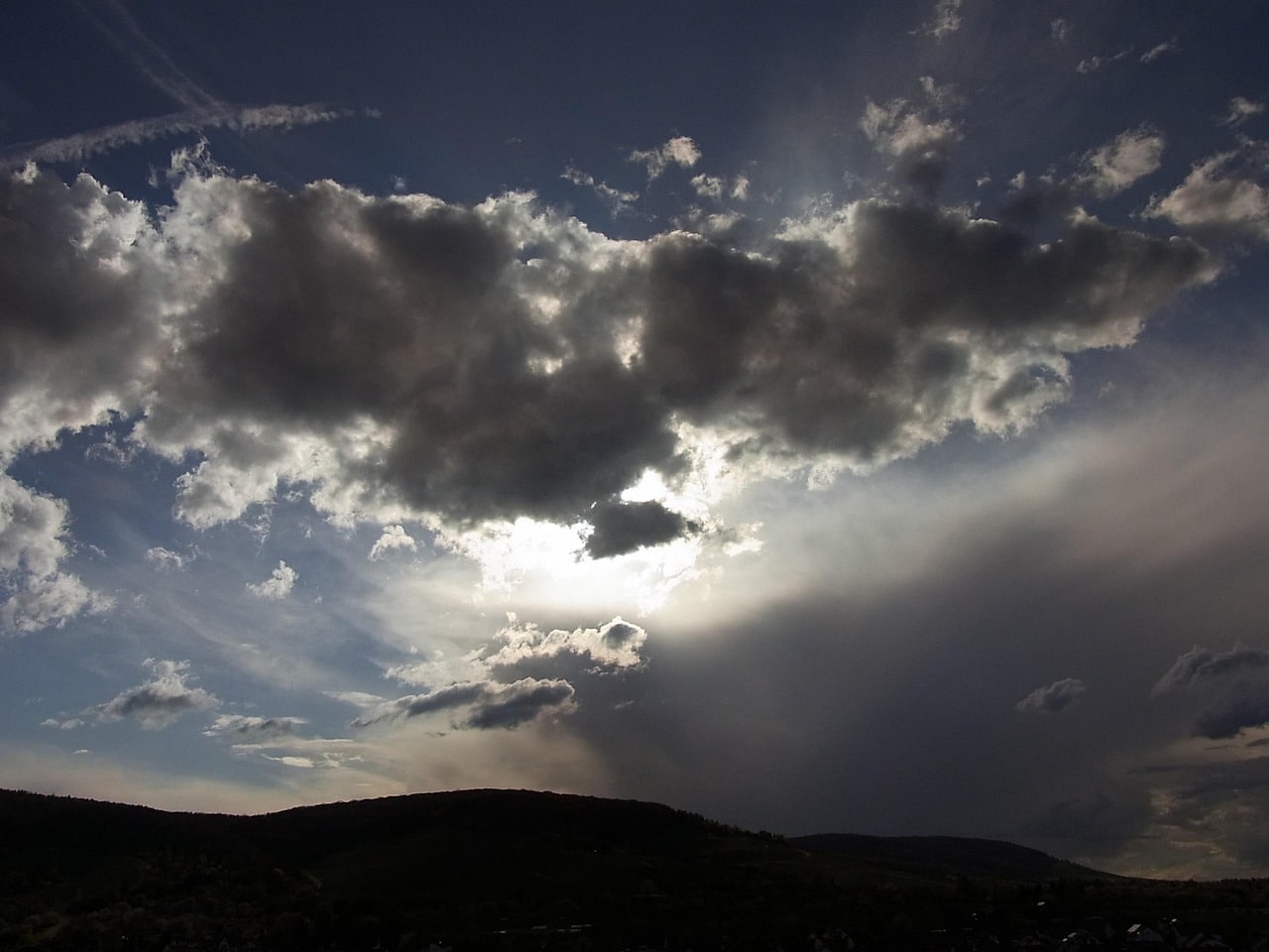 7854-clouds-56788_1280