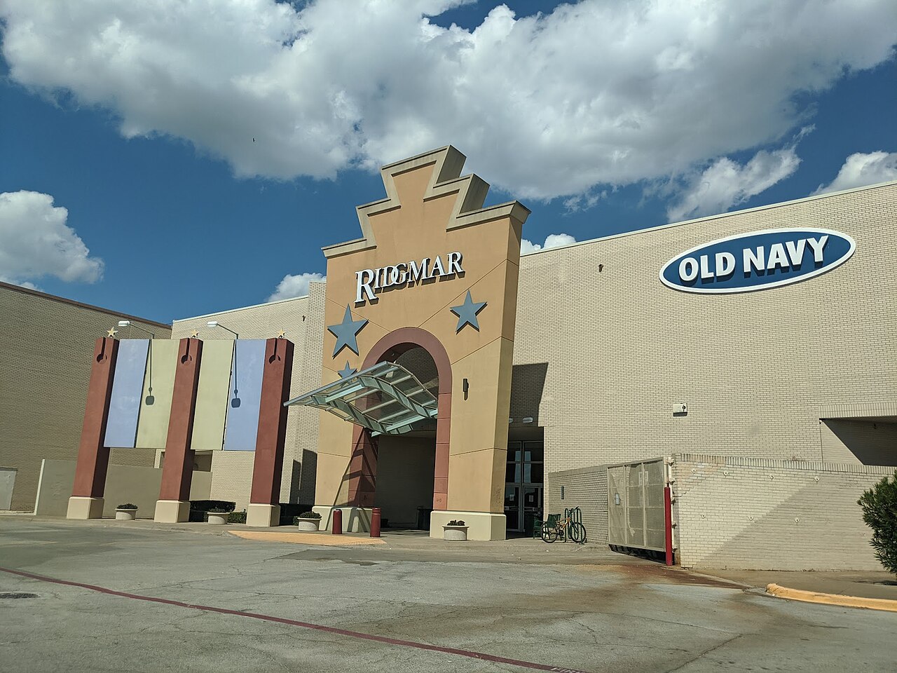 Ridgmar_Mall,_Entrance