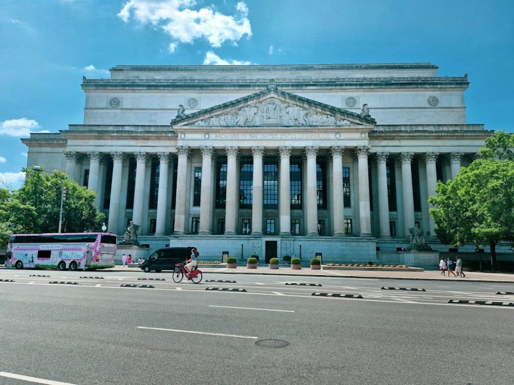 Federal building in Washington representing Federal Reserve monetary policy and inflation concerns