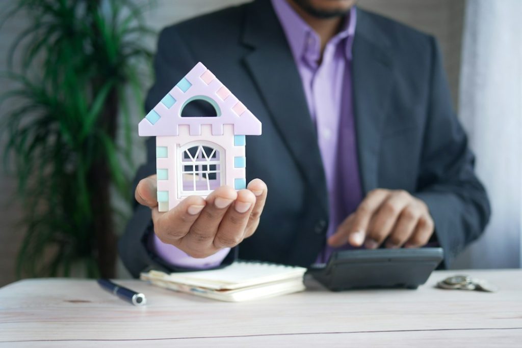 House model representing the Mortgage Bankers Association mortgage origination forecast