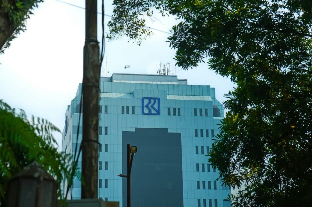 Office and banking building exterior illustrating commercial loan portfolio growth