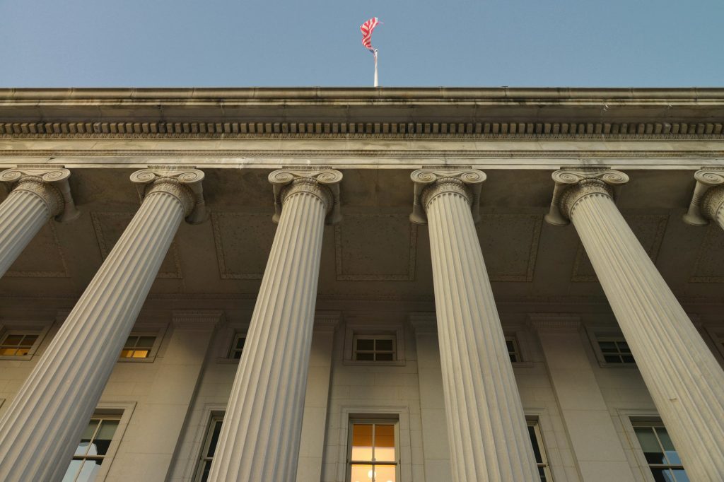 Courthouse exterior used to illustrate the federal bankruptcy court notification outage
